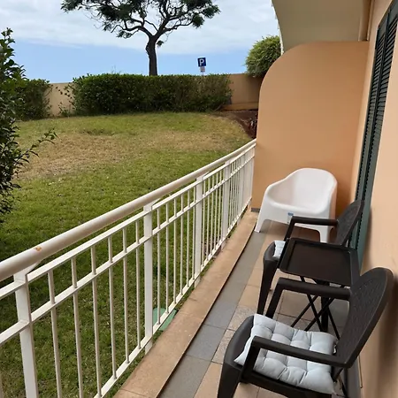 Sea Balcony Apartment *