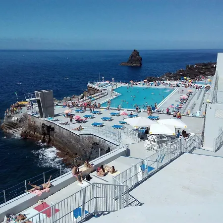 Sea Balcony Apartment *